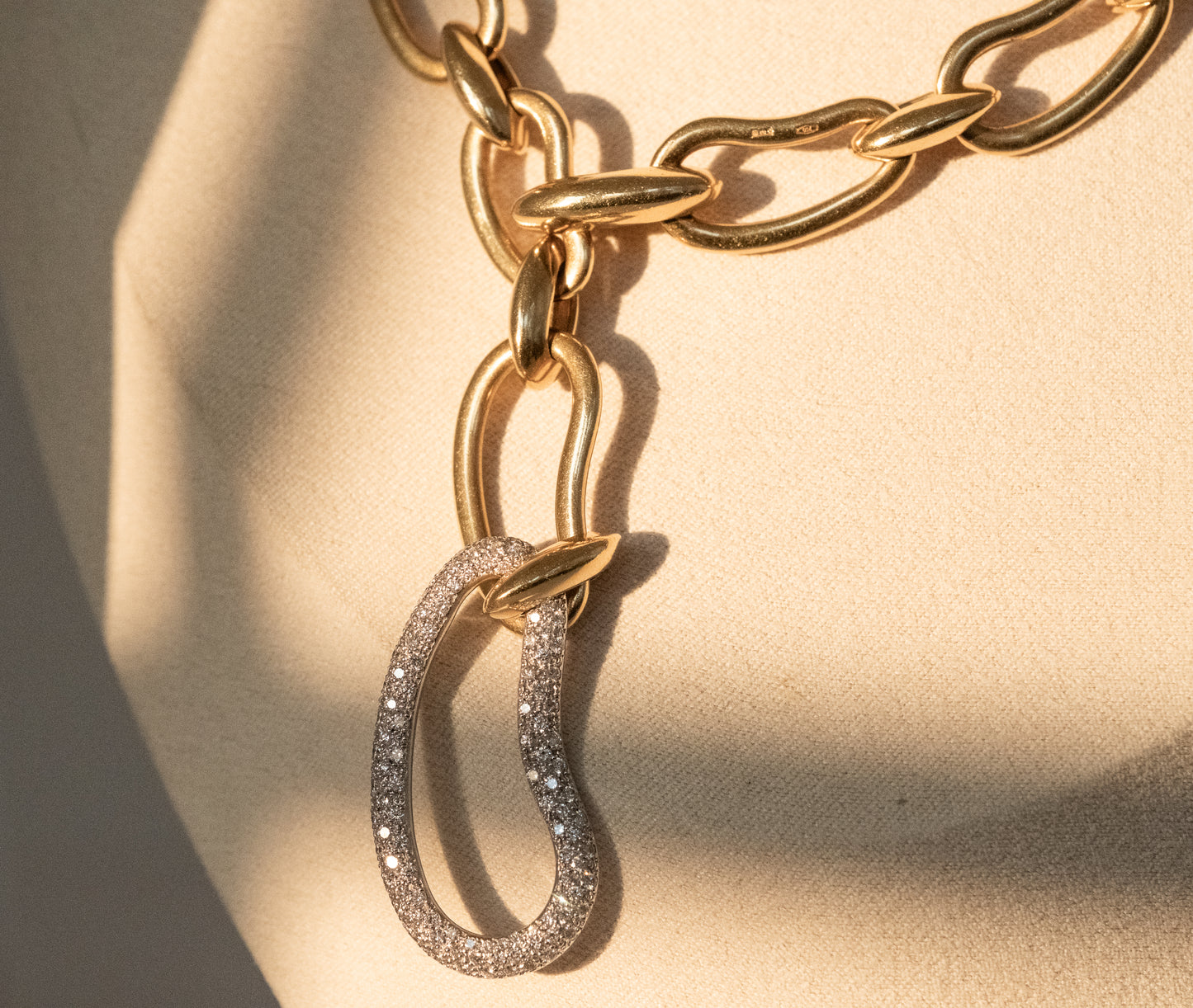 Pomellato Paisley Necklace 18K Gold with Gorgeous Diamond Link