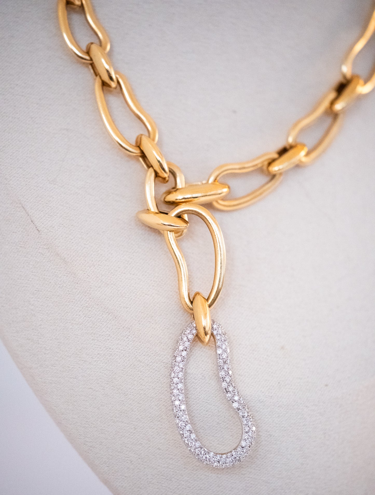 Pomellato Paisley Necklace 18K Gold with Gorgeous Diamond Link