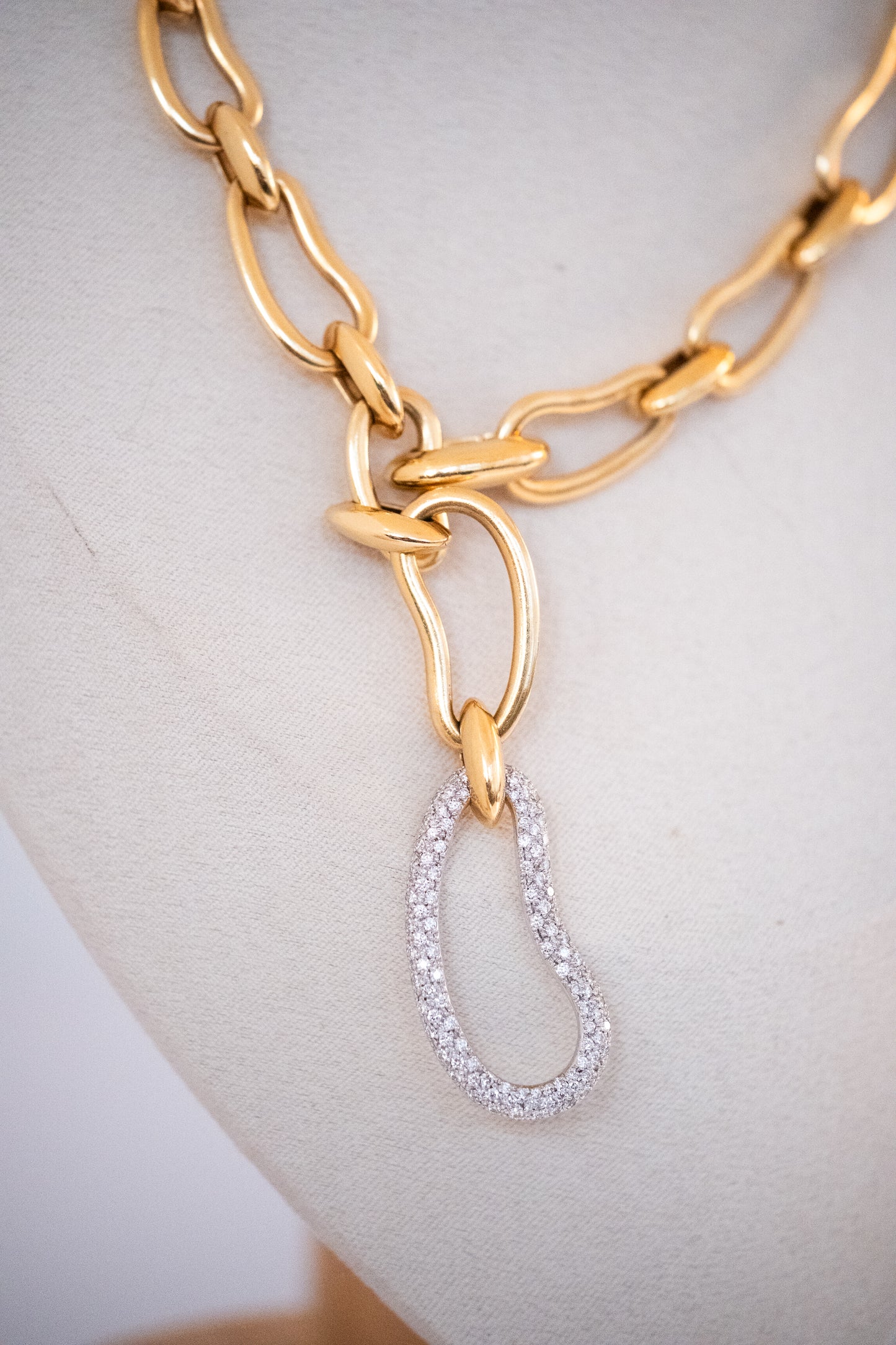 Pomellato Paisley Necklace 18K Gold with Gorgeous Diamond Link