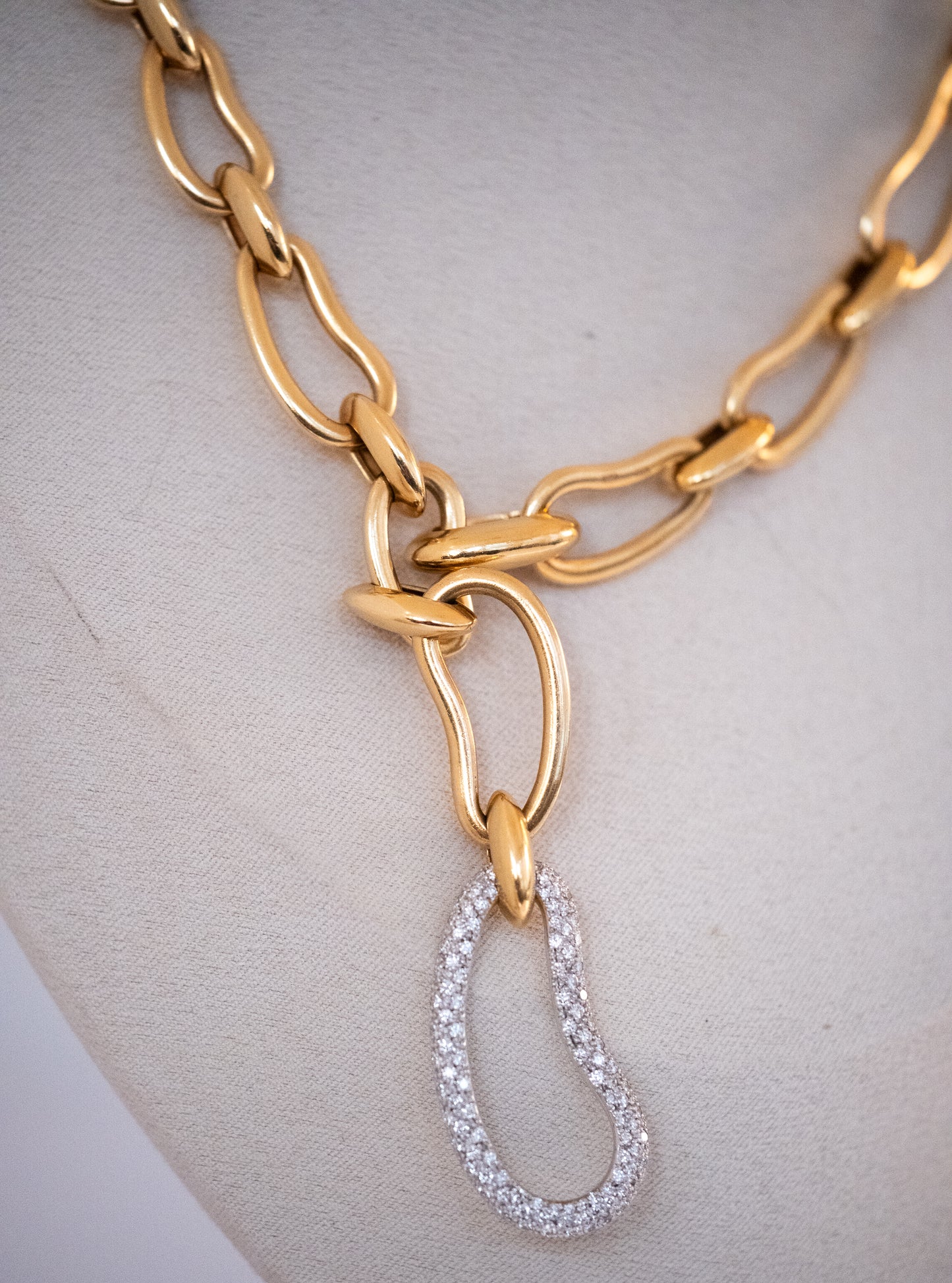 Pomellato Paisley Necklace 18K Gold with Gorgeous Diamond Link