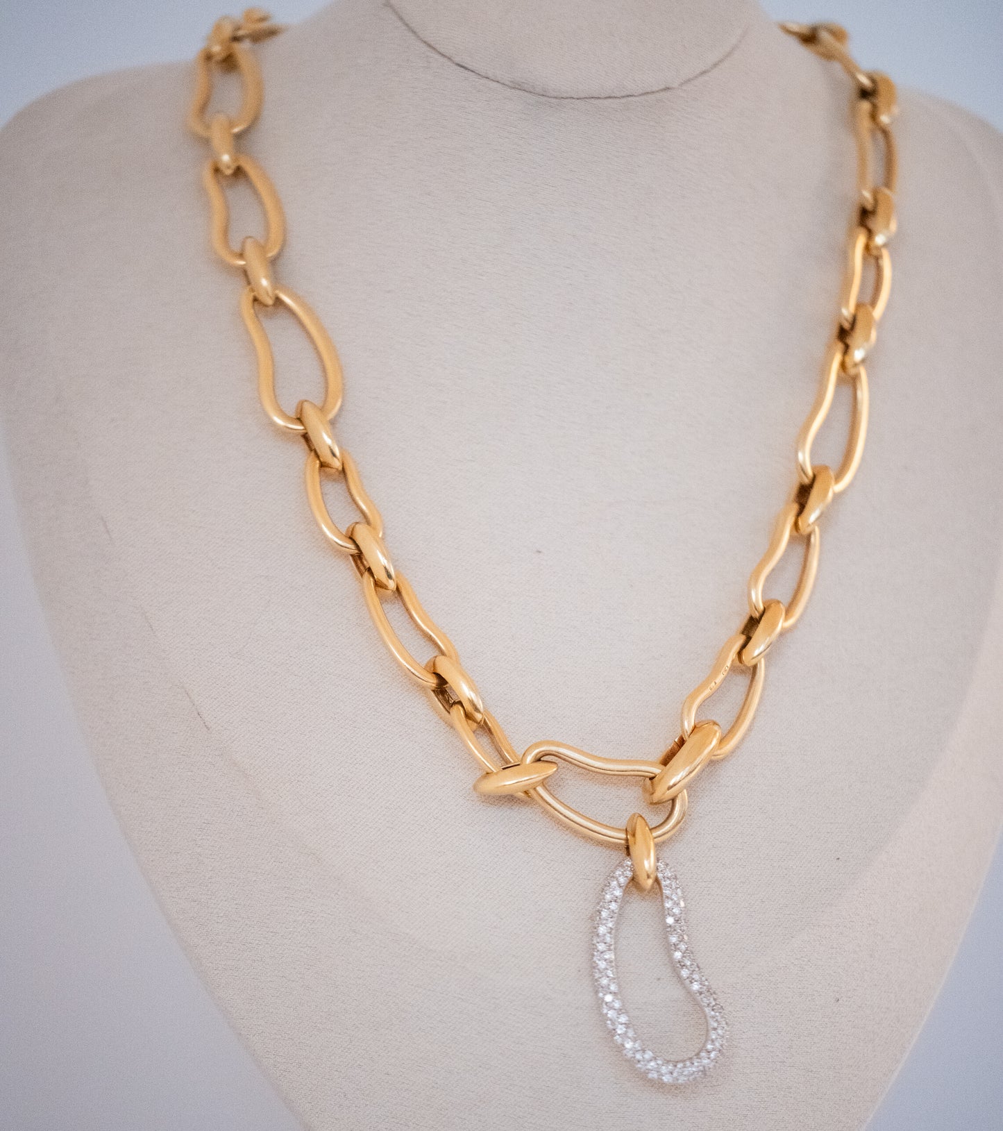 Pomellato Paisley Necklace 18K Gold with Gorgeous Diamond Link