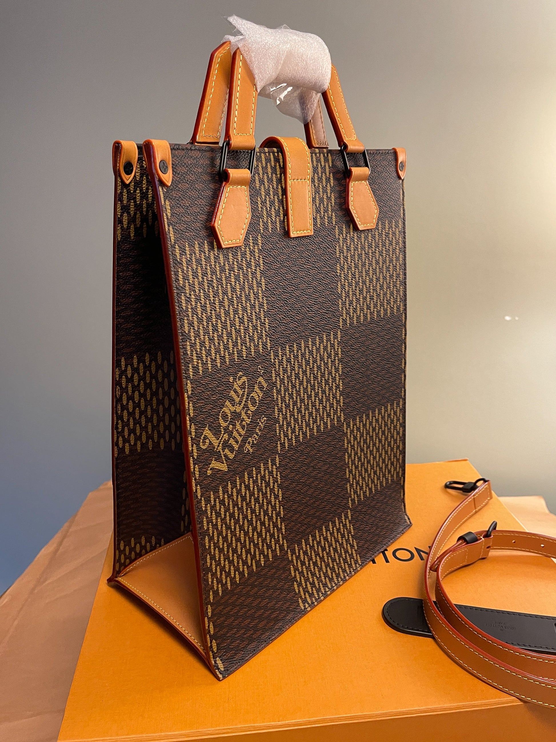 Louis Vuitton Nigo e Messenger Bag Limited Edition Giant Damier at  1stDibs